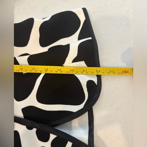 Chic Chapter One Black & Ivory Animal Print Blazer - Size 12 Petite - Picture 9 of 9